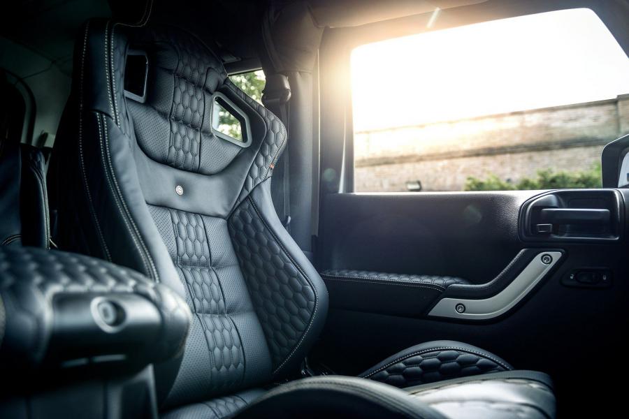 Интерьер Jeep Wrangler Black Hawk Expedition by Project Kahn 2019 года  (фото 6 из 20)